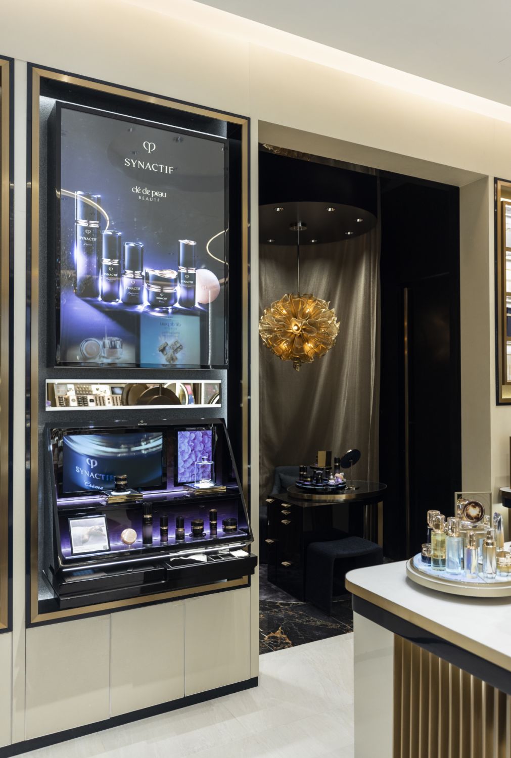 Clé De Peau Beauté Opens a Luxurious Flagship Store in IFC