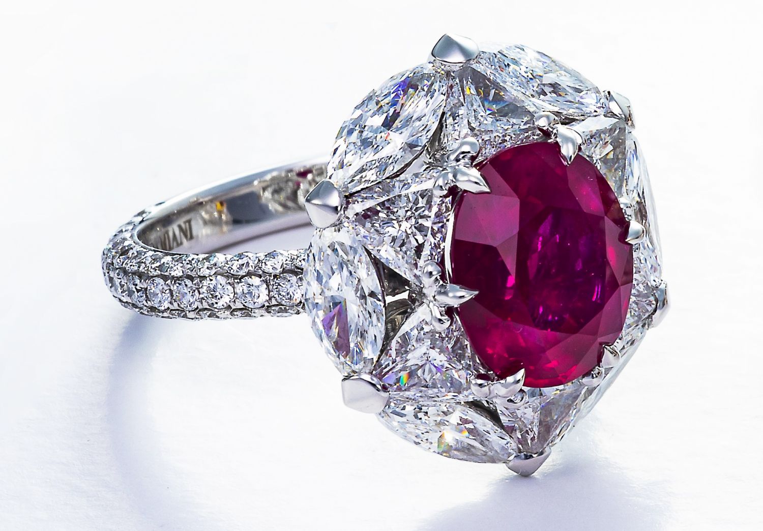 DAMIANI Special Classic鉑金戒指,鑲嵌3.83克拉紅寶石