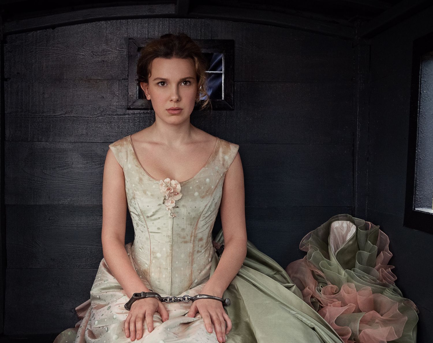 Enola Holmes 2. Millie Bobby Brown as Enola Holmes. Cr. Alex Bailey/Netflix Â© 2022