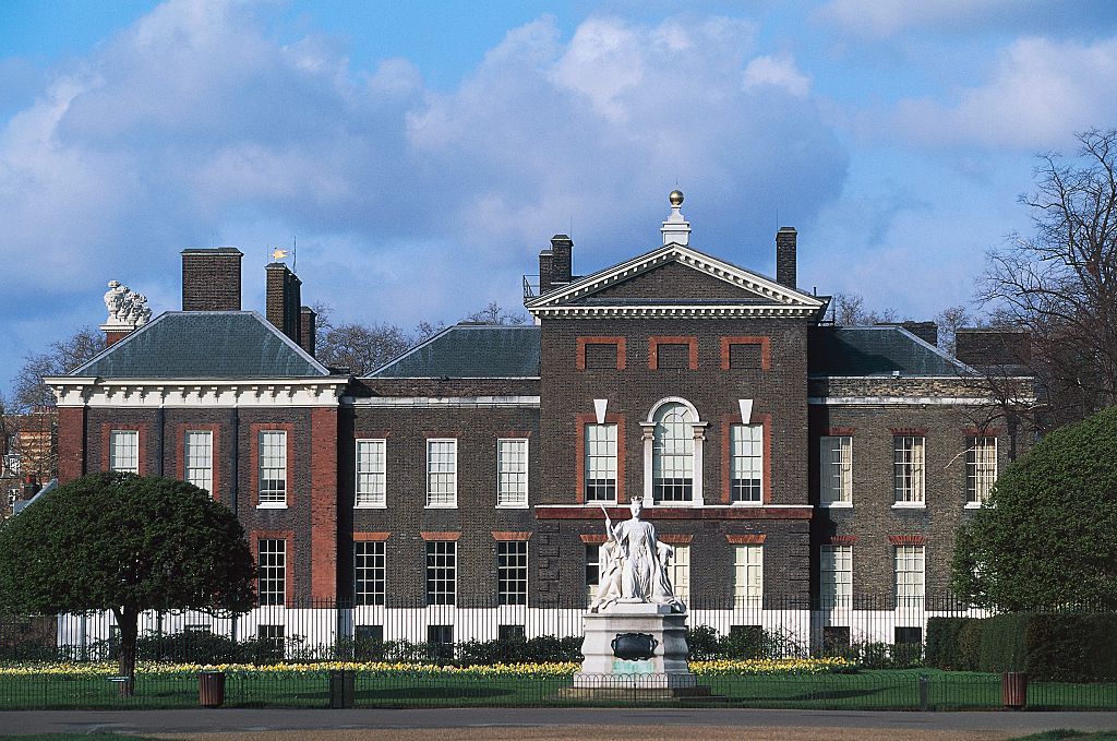 UNITED KINGDOM - JANUARY 22: View of Kensington Palace from Kensington Gardens, London, England, United Kingdom. (Photo by DeAgostini/Getty Images)