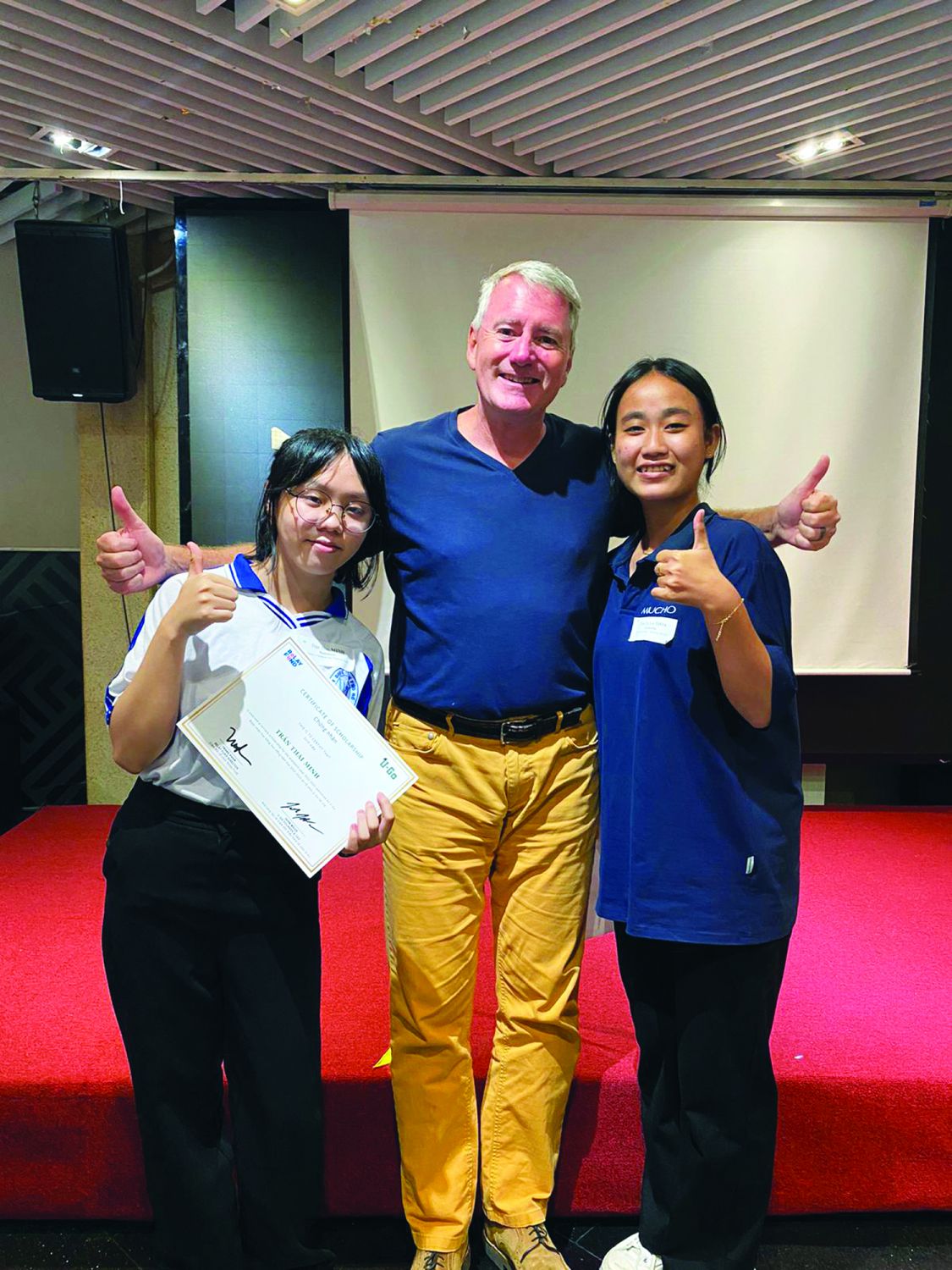 U-Go Founder John Wood with the foundation's scholars