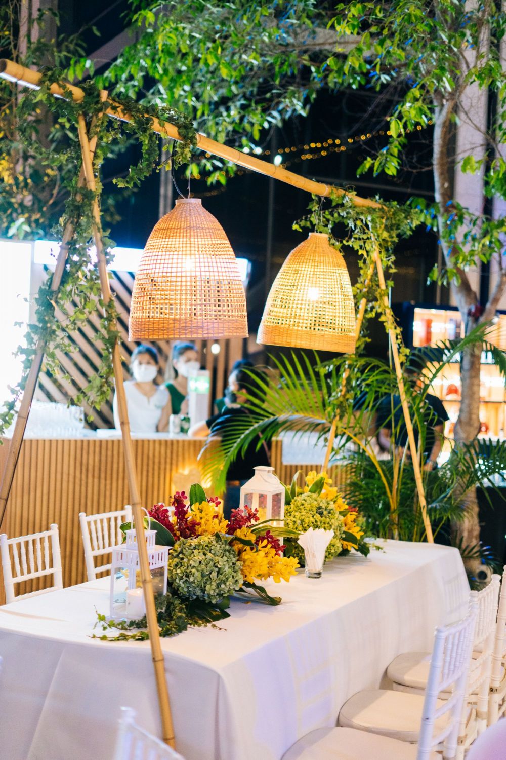 Rattan furniture completed the tropical party look