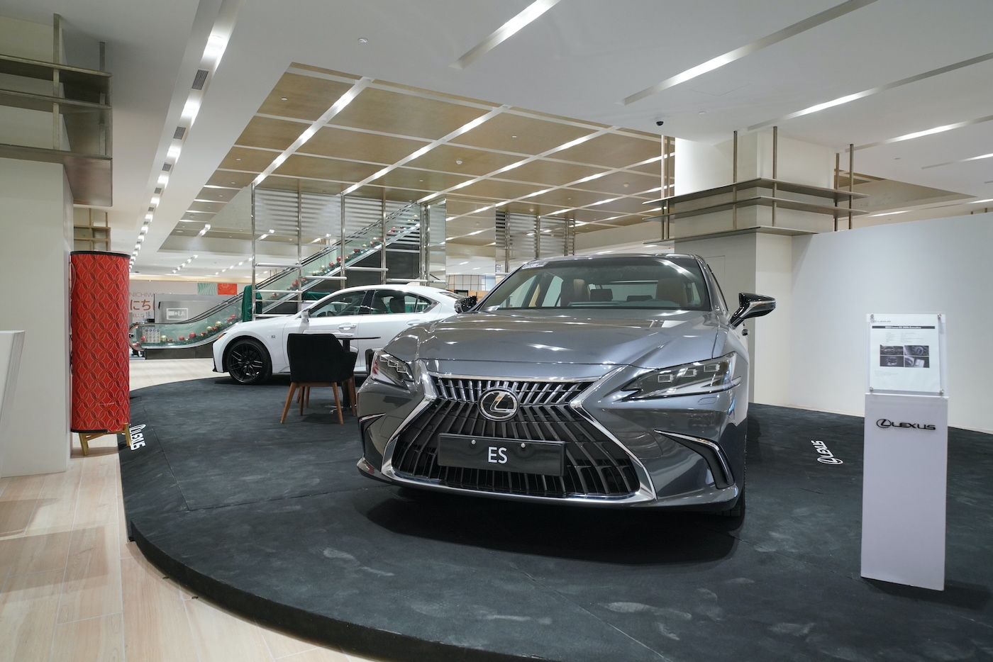 Mitsukoshi's Lexus corner