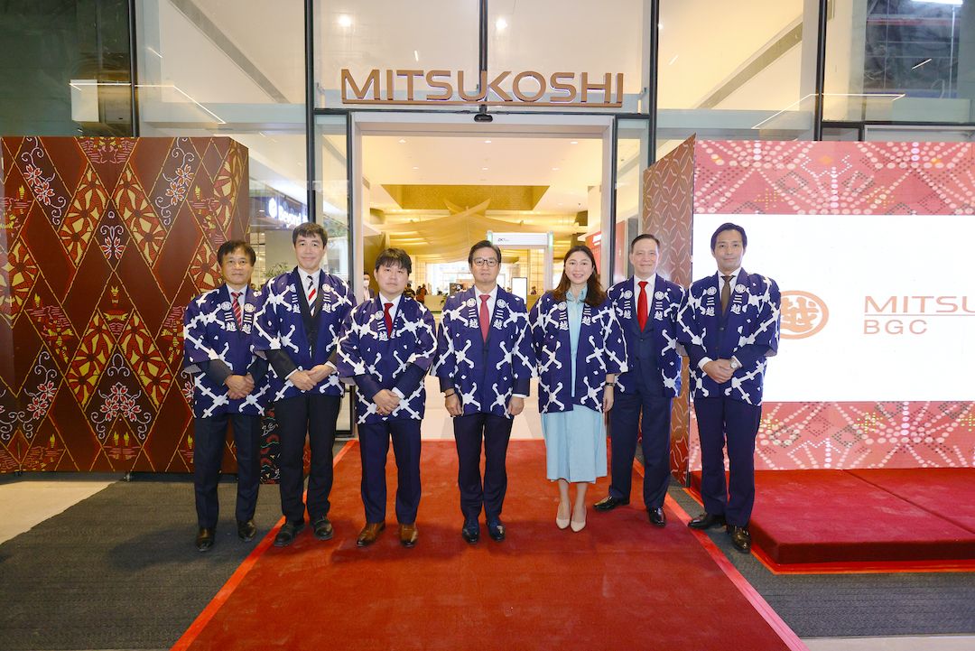 Nomura Real Estate Development general manager of overseas business Masaya Hirao, Mitsukoshi BGC General Manager Mitsunori Morohoshi, Isetan Mitsukoshi Holdings Division manager of overseas real estate Akio Inuishi, Federal Land Chairman Alfred Ty, Taguig Mayor Lani Cayetano, Federal Land President Tom Mirasol, and Nomura Real Estate Development executive officer Yusuke Hirano