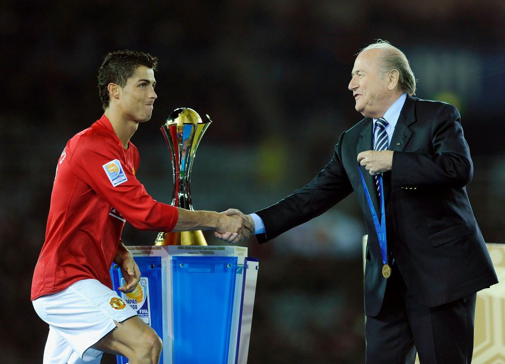 (GERMANY OUT)   Fussball international 2008/2009FIFA Club WM Japan 2008 FinaleLiga de Quito - Manchester UnitedCristiano RONALDO (li, ManU) mit FIFA Praesident Joseph S. Blatter (SChweiz) bei der Siegerehrung.   (Photo by Pressefoto Ulmer\ullstein bild via Getty Images)