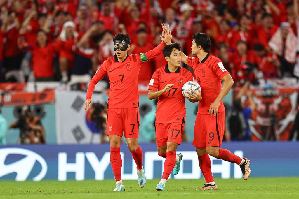 AL RAYYAN, QATAR - NOVEMBER 28: Heung Min Son and Guesung Cho of Korea Republic celebrates scoring the goal with during the FIFA World Cup Qatar 2022 Group H match between Korea Republic and Ghana at Education City Stadium on November 28, 2022 in Al Rayyan, Qatar. (Photo by Pawel Andrachiewicz/PressFocus/MB Media/Getty Images)