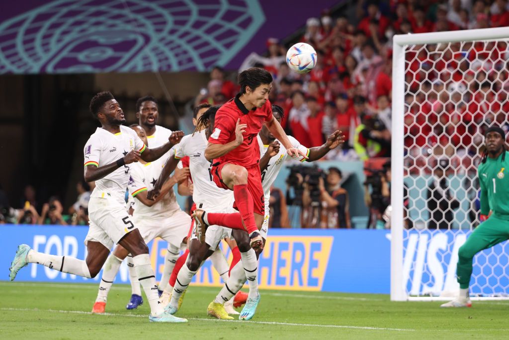 AL RAYYAN, QATAR - NOVEMBER 28: Cho Gue-Sung of South Korea during the FIFA World Cup Qatar 2022 Group H match between Korea Republic and Ghana at Education City Stadium on November 28, 2022 in Al Rayyan, Qatar. (Photo by Jean Catuffe/Getty Images)