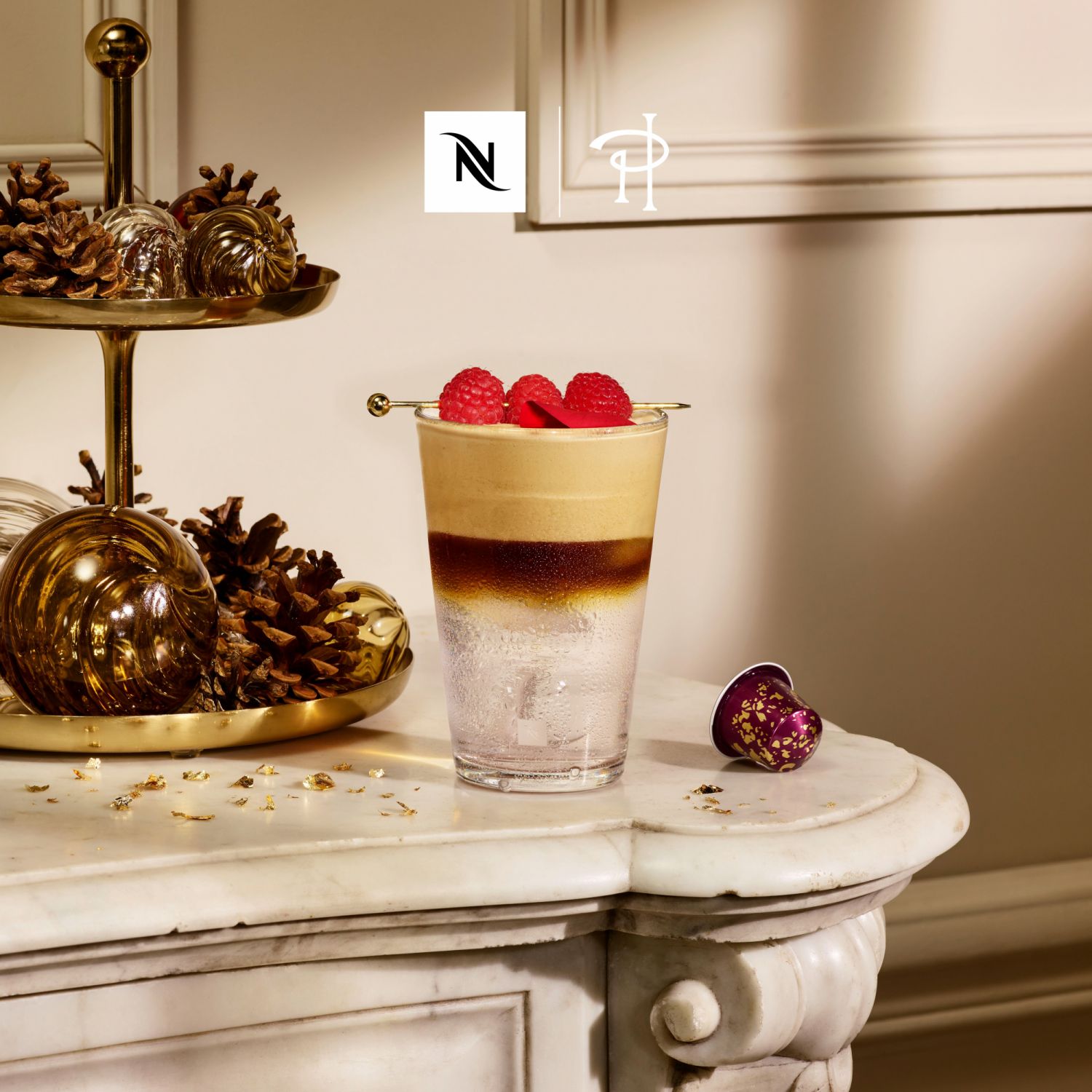 A coffee drink made with Infiniment Fruité Saveur Framboise (Photo: Nespresso)