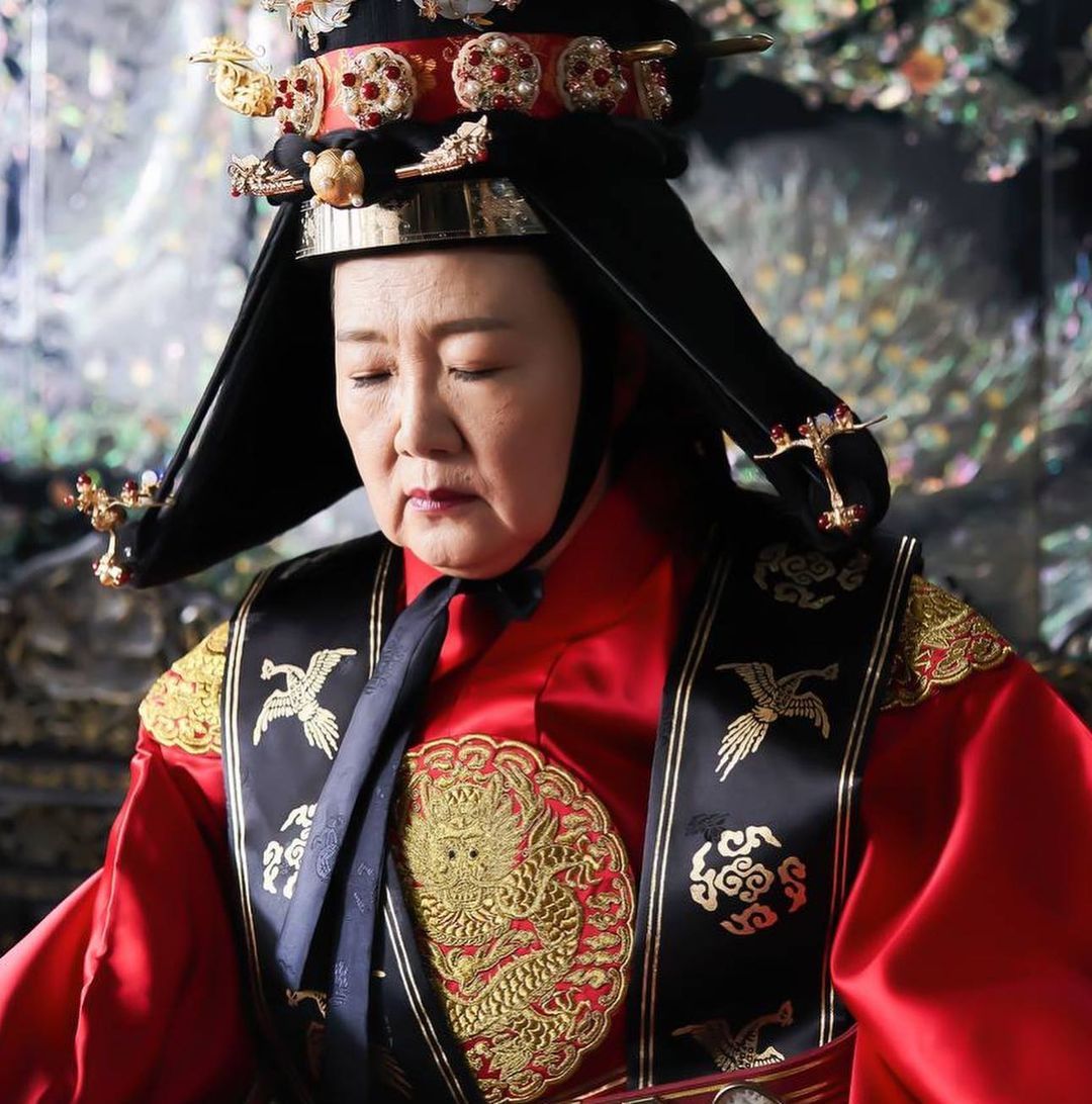 Netflix《王后傘下》