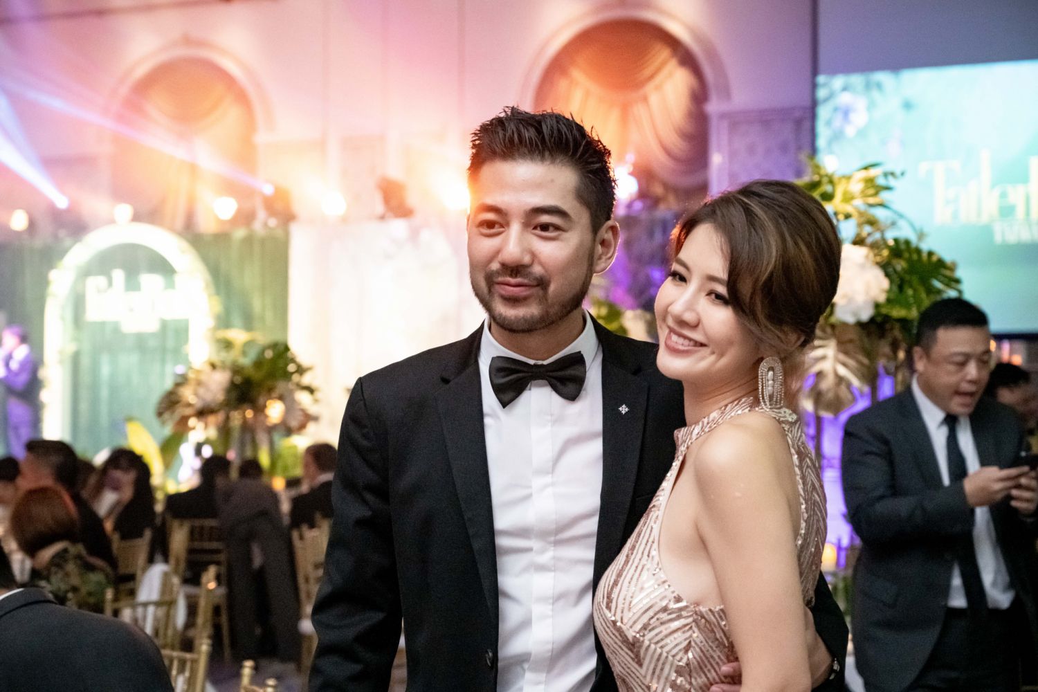 劉怡邦、陳韋如伉儷。