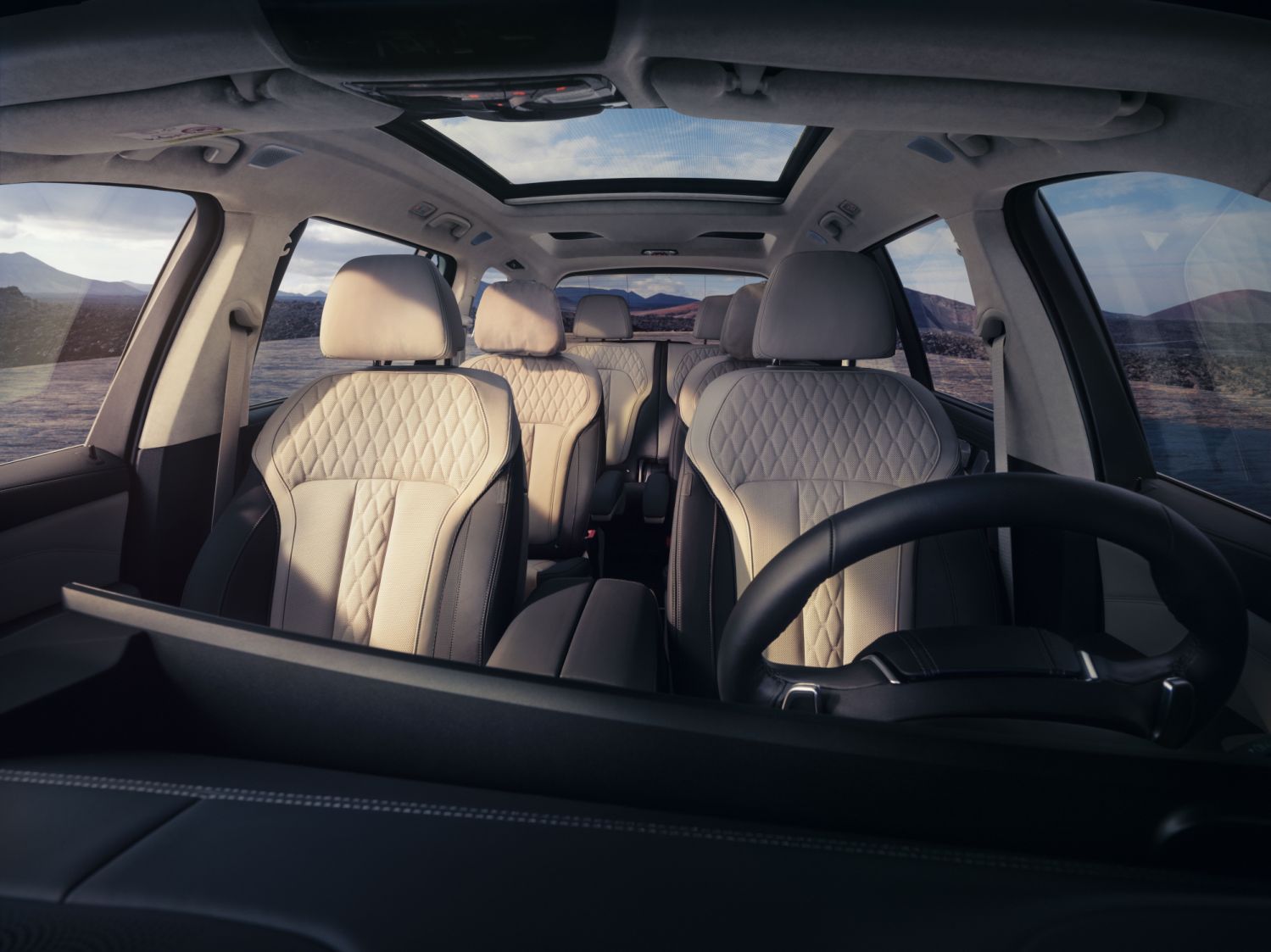 全新 BMW X7 營造出極致 豪華且機能性十足的座艙空間
