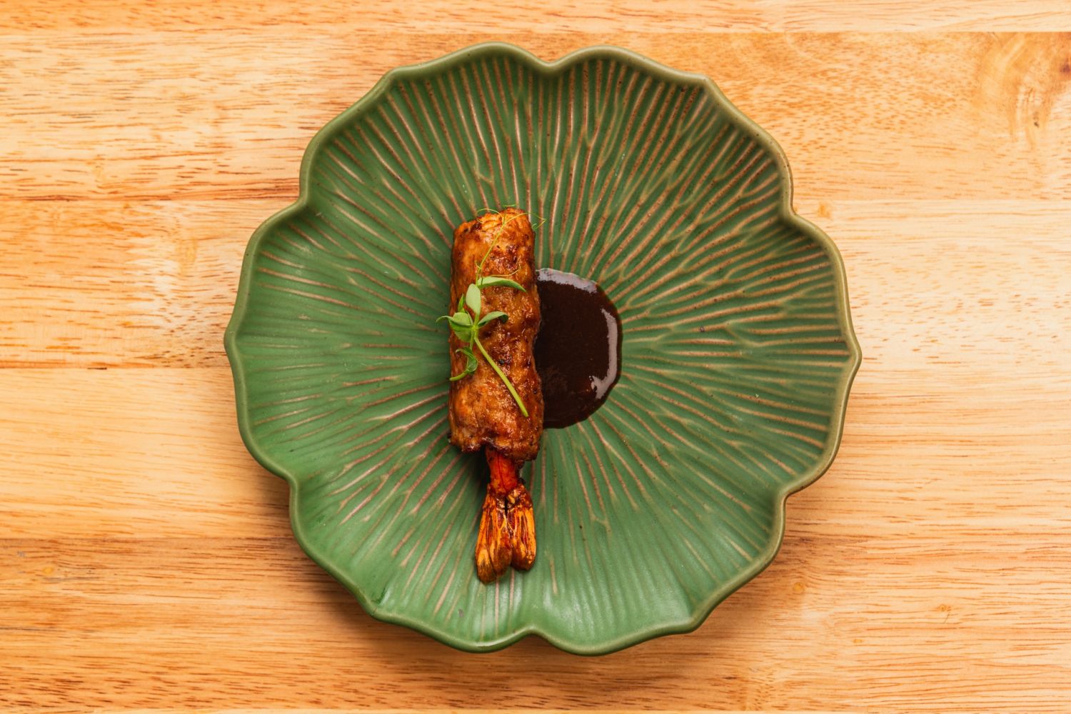 Camaron relyeno: fried prawn stuffed sausage with 5-spice and haw flakes sauce