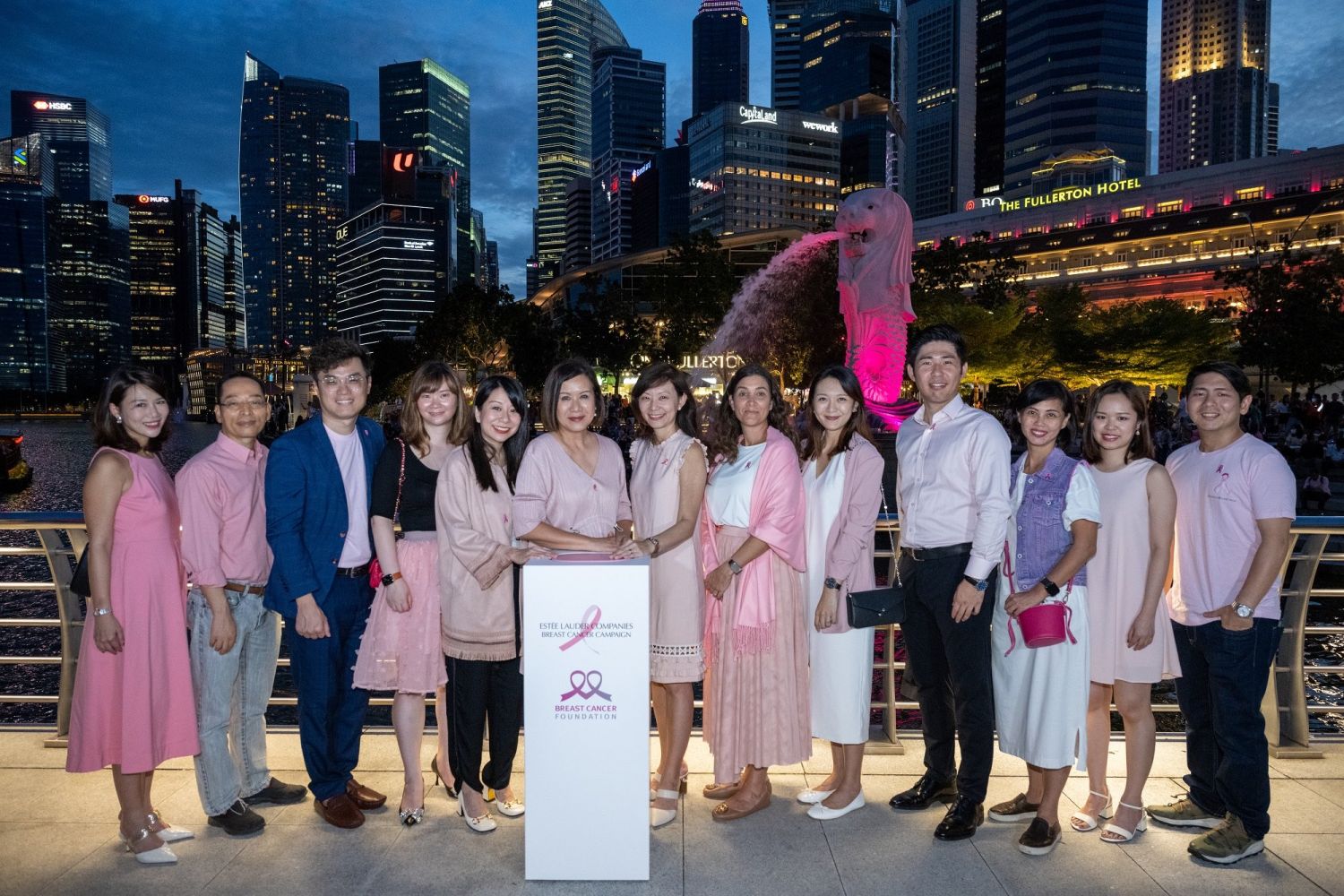 Merlion illumination 2022 by Estee Lauder Companies