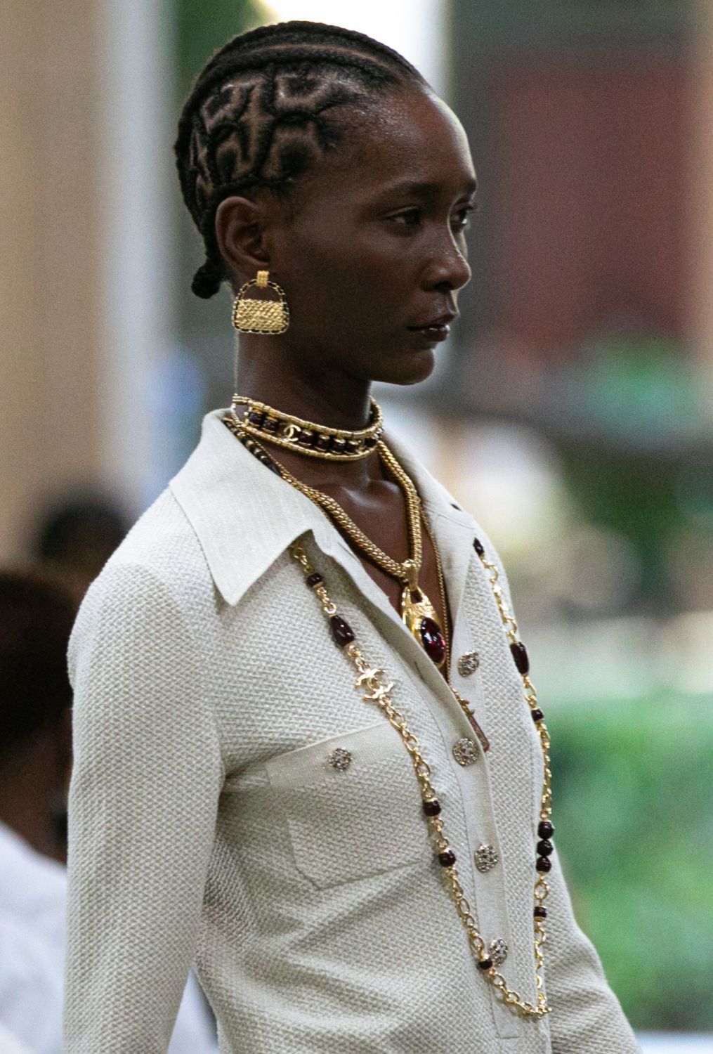 Chanel Métiers d'Art 2023: All the details we love from the Dakar fashion  show