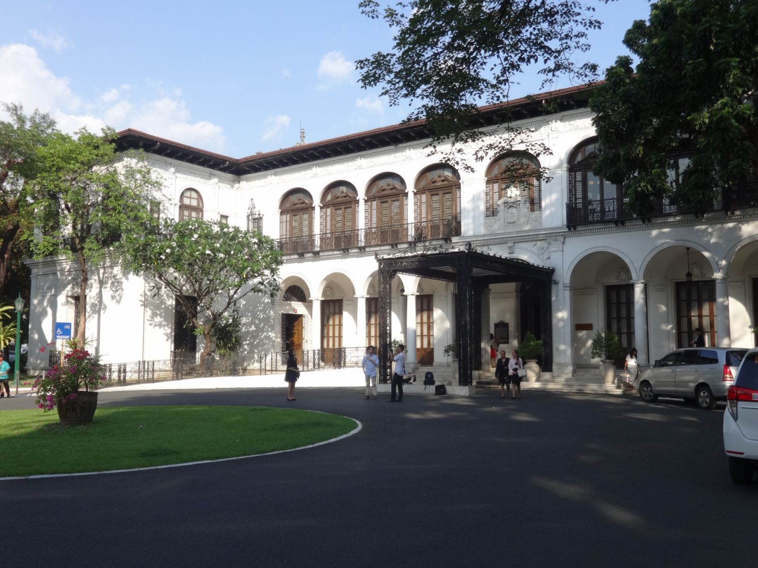 The Kalayaan Residence at UP Diliman Campus (Photo: Wikimedia)
