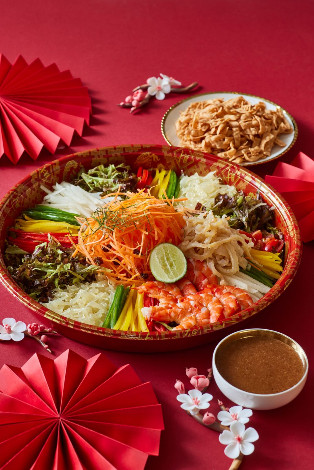 Prawn and jellyfish yee sang (Photo: St. Regis Kuala Lumpur)