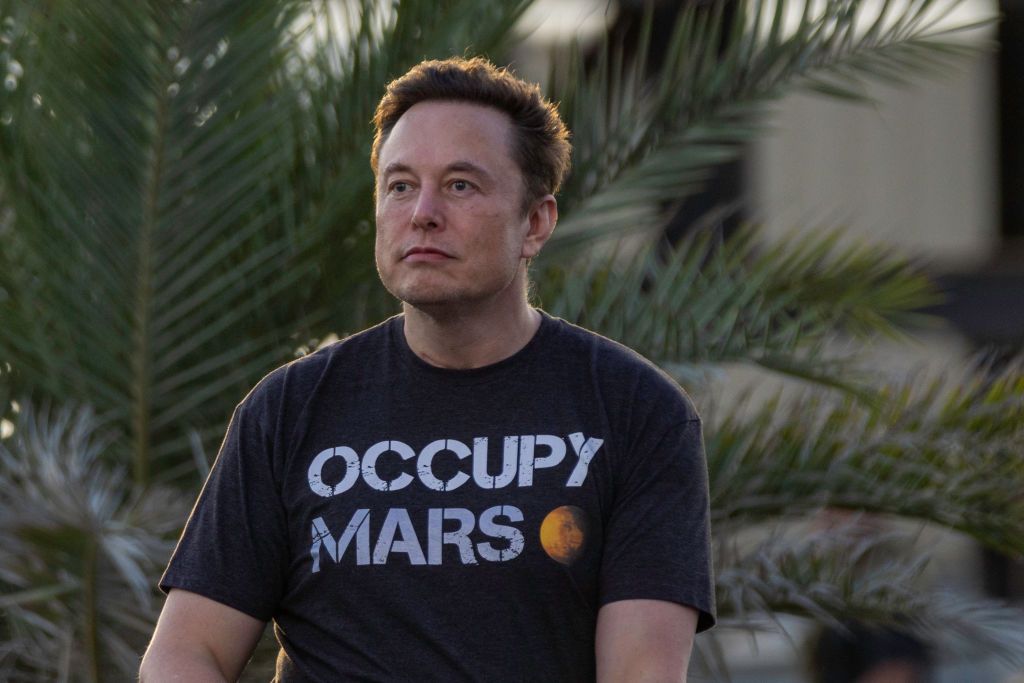 BOCA CHICA BEACH, TX - AUGUST 25: SpaceX founder Elon Musk during a T-Mobile and SpaceX joint event on August 25, 2022 in Boca Chica Beach, Texas. The two companies announced plans to work together to provide T-Mobile cellular service using Starlink satellites. (Photo by Michael Gonzalez/Getty Images)