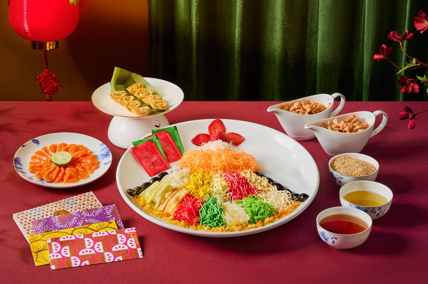 Auspicious yee sang (Photo: Jade Pavilion)