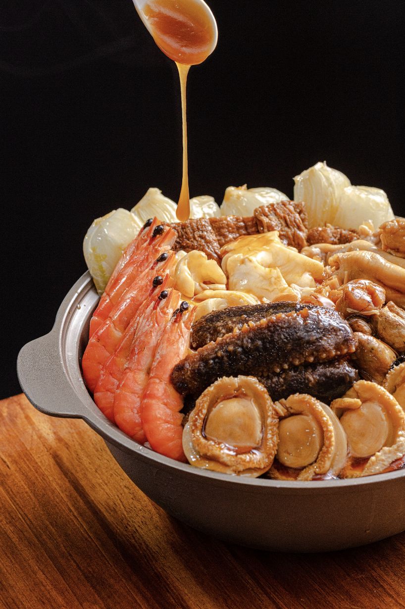 Poon choi with sea cucumber and abalone (Photo: Ming Ren Xuan)