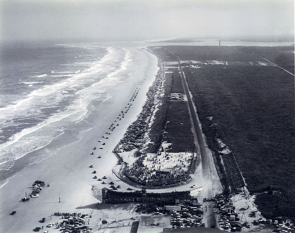 CARS RACING ON DAYTONA BEACH IN 1955 (Photo from ISC Archives via Getty Images)