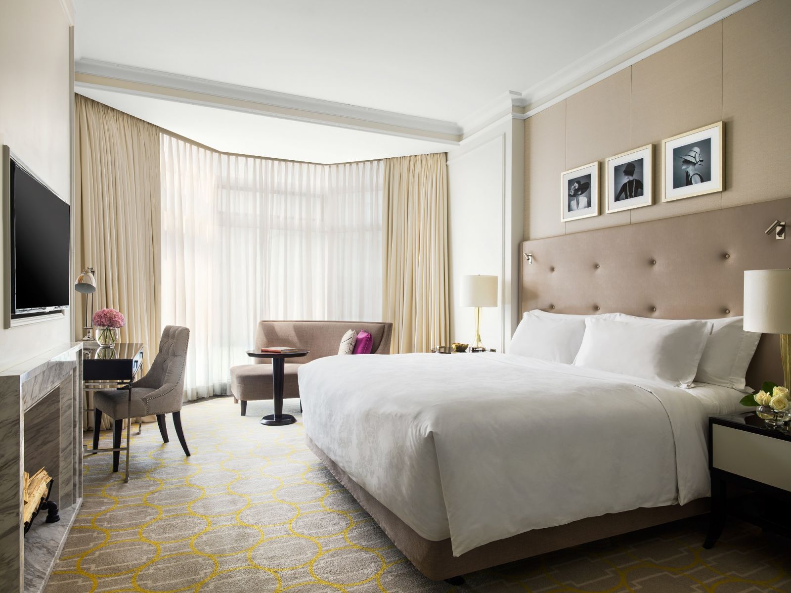 Langham-Hong-Kong-Hotel-Tsim-Sha-Tsui-Kowloon-Deluxe-City-View-Room