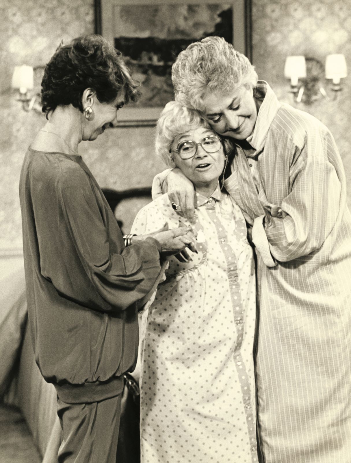 (Original Caption) They Fight Over Sophia. Sibling rivalry explodes when Dorothy's sister talks their mother into coming to live with her in Califronia, in "The Custody Battle" on NBC-TV's The Golden Girls, Saturday, December 7 (9 to 9:30 p.m., NYT.) Shown are (left to right) Doris Belack, as the sister, Estelle Getty as Sophia, and Bea Arthur as Dorothy.