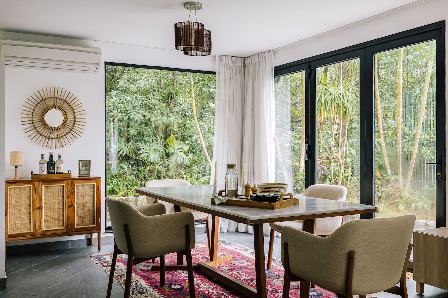 Home of Lynn Fung
Photography by Mitchell Geng