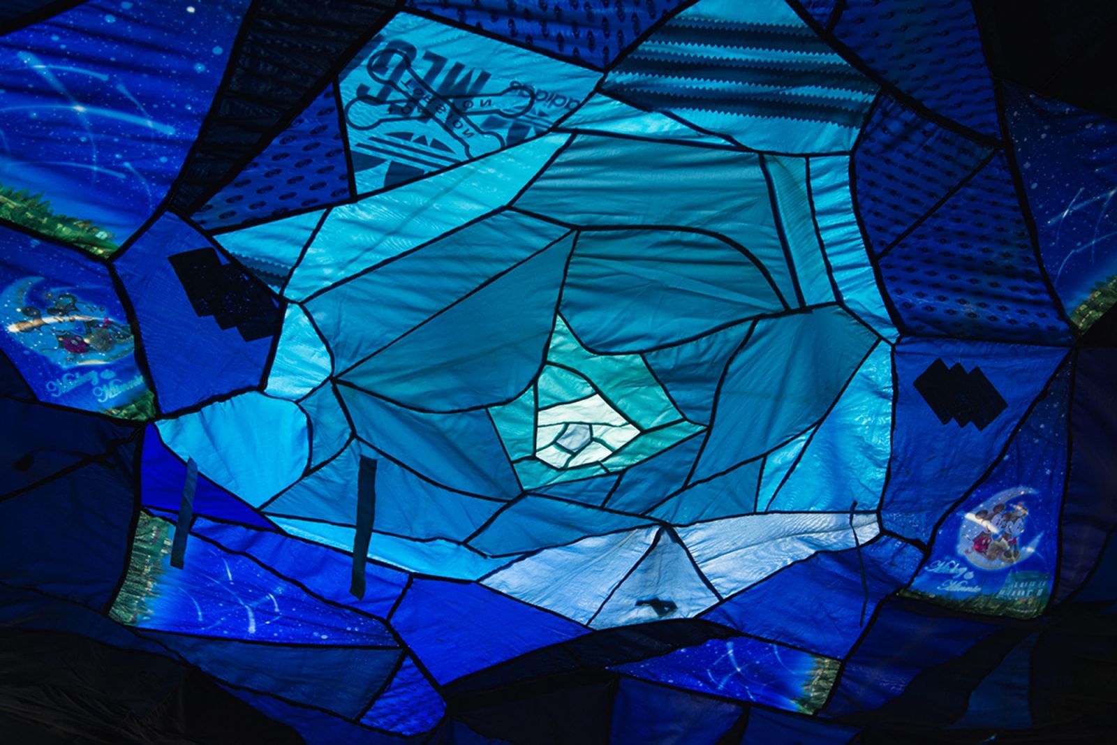 Details from Jaffa Lam's Singing Under the Moon for Today and Tomorrow (2015) (Photo: courtesy Axel Vervoordt Gallery)