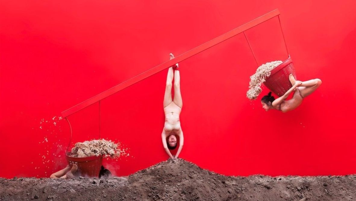 Kawita Vatanajyankur’s Scale of Injustice (2021) (Photo: courtesy of the artist and Nova Contemporary)