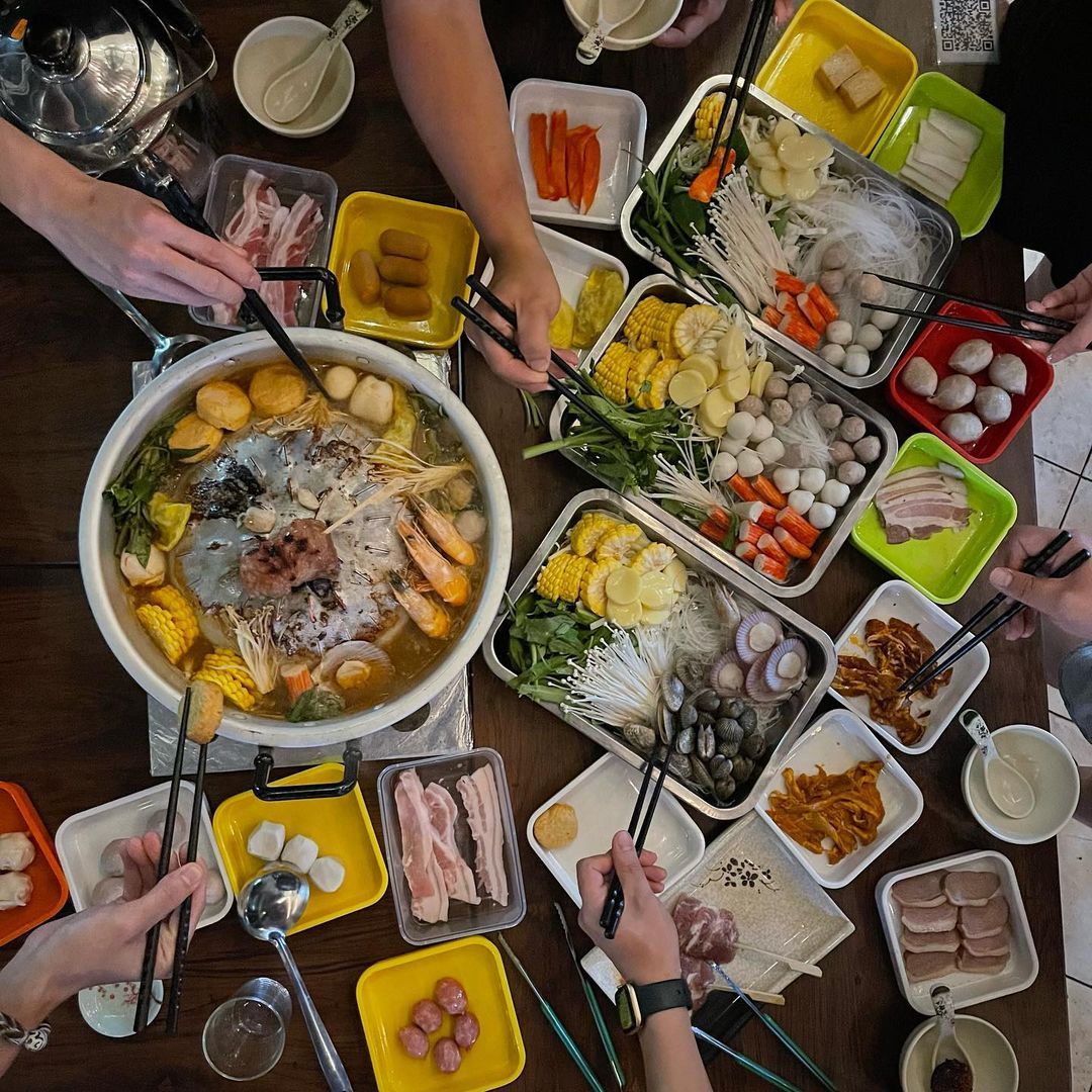 A mookata feast (Photo: @the_alley_house/Instagram)