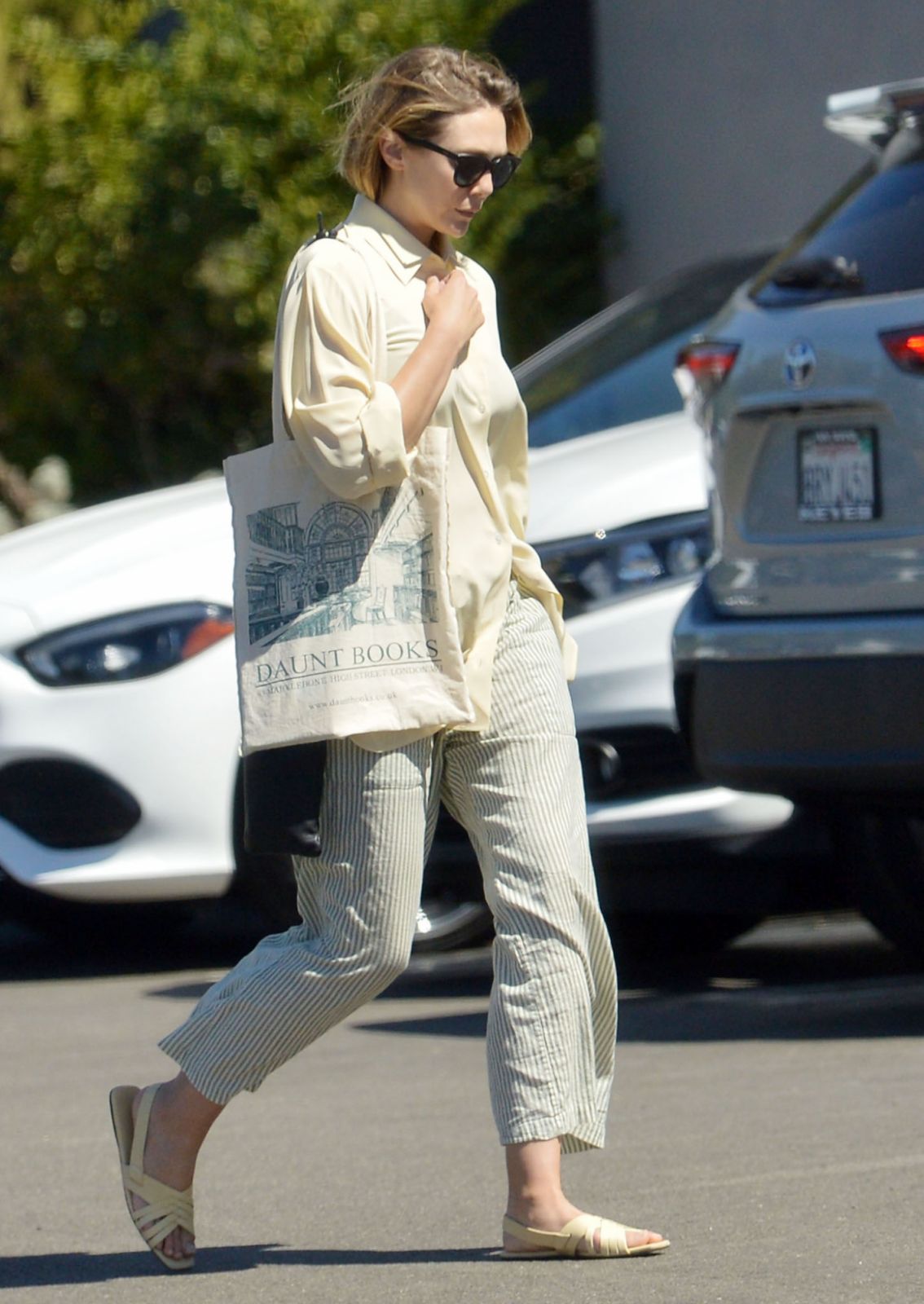 LOS ANGELES, CA - AUGUST 12: Elizabeth Olsen is seen on August 12, 2022 in Los Angeles, California. (Photo by MEGA/GC Images)