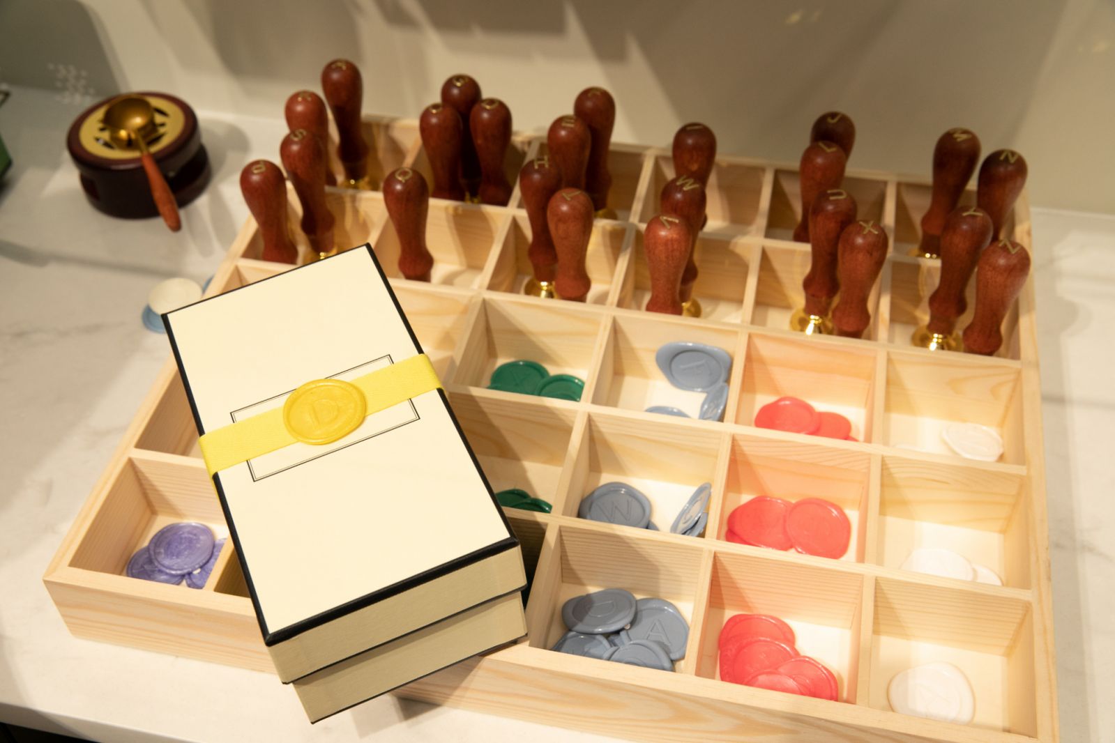 特殊封蠟包裝只有在101旗艦店才有。Photo:Jo Malone