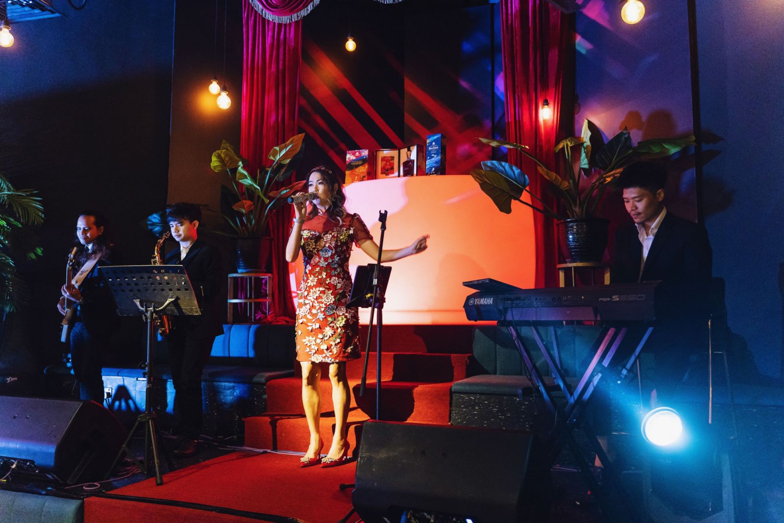 Kelly Siew and her band provided the live entertainment for the night