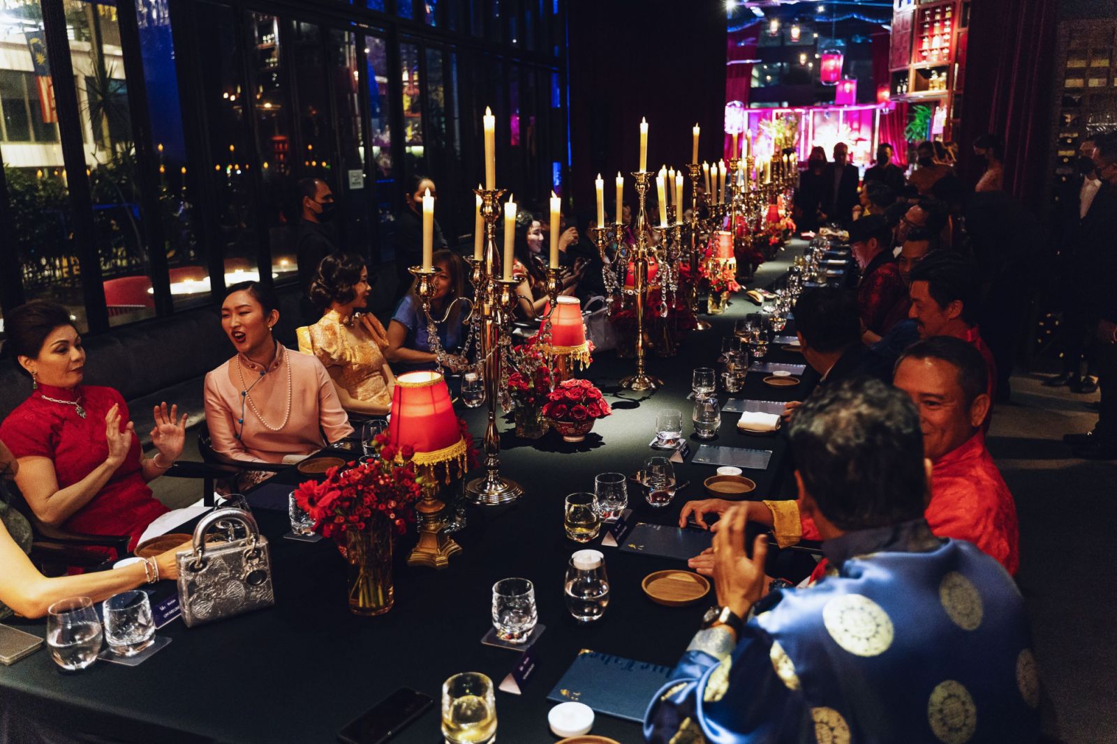 Lively conversations were aplenty while waiting for dinner to begin