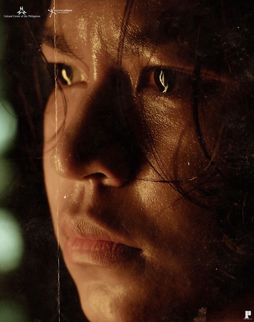 Aggy Mago as Mary Warren