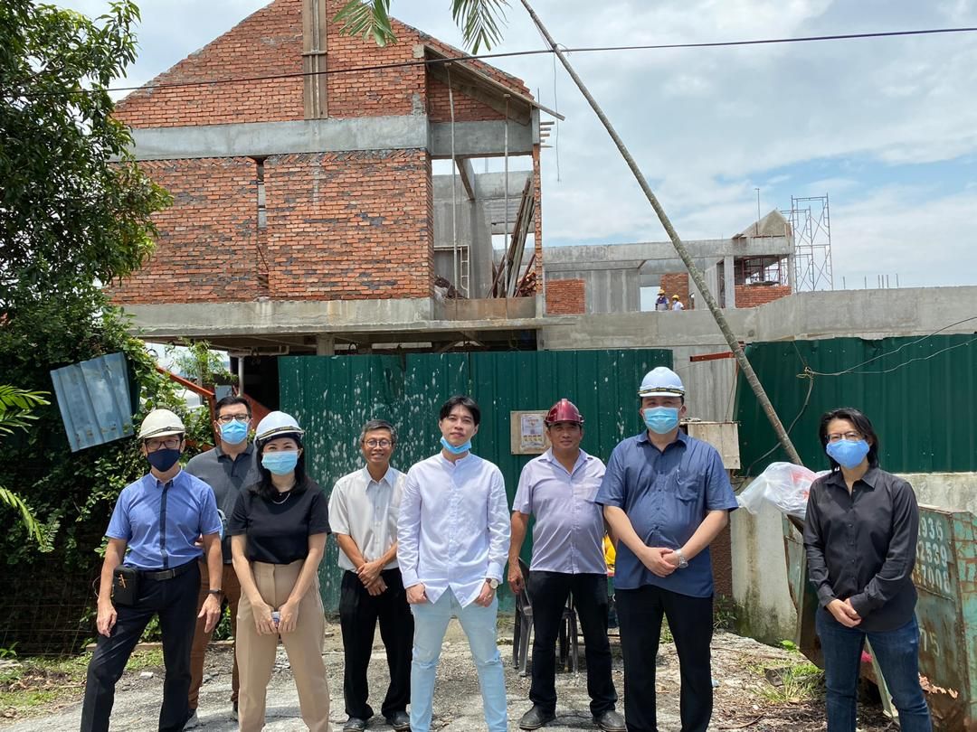 Carrie Fong with various consultants who came together on a pro-bono basis to work on the Women's Aid Organisation's first green-certified Child Refuge Centre in Malaysia