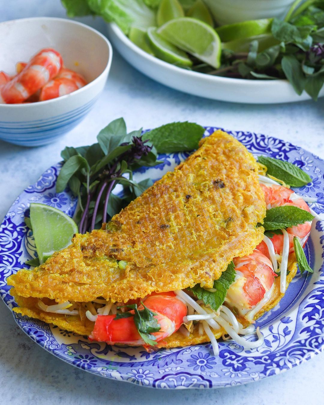Bánh xèo with king prawns by Style My Plate (Photo: @stylemyplate/Instagram)