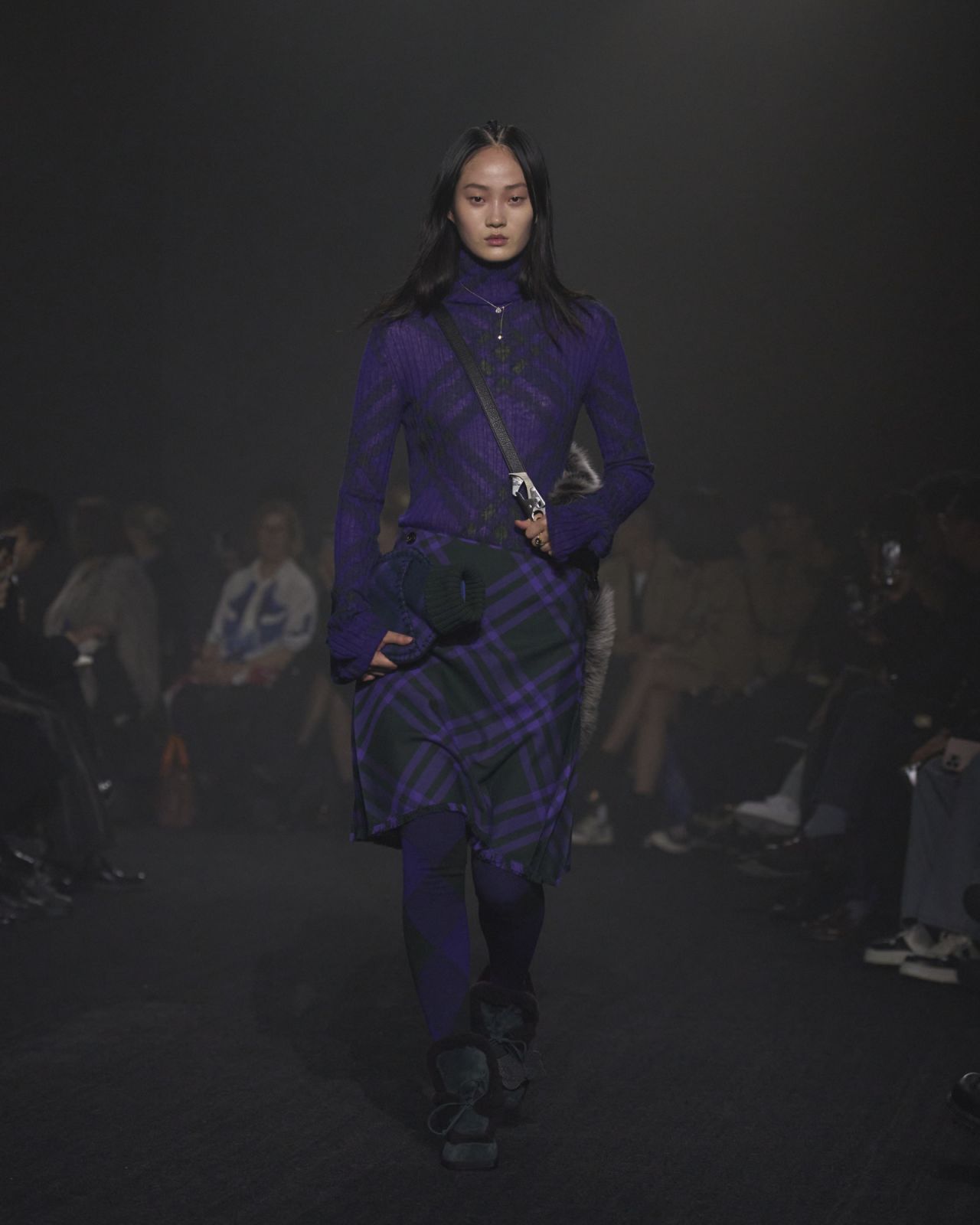 Daniel Lee 入主 Burberry首場大秀。Burberry 2023 秋冬大秀。