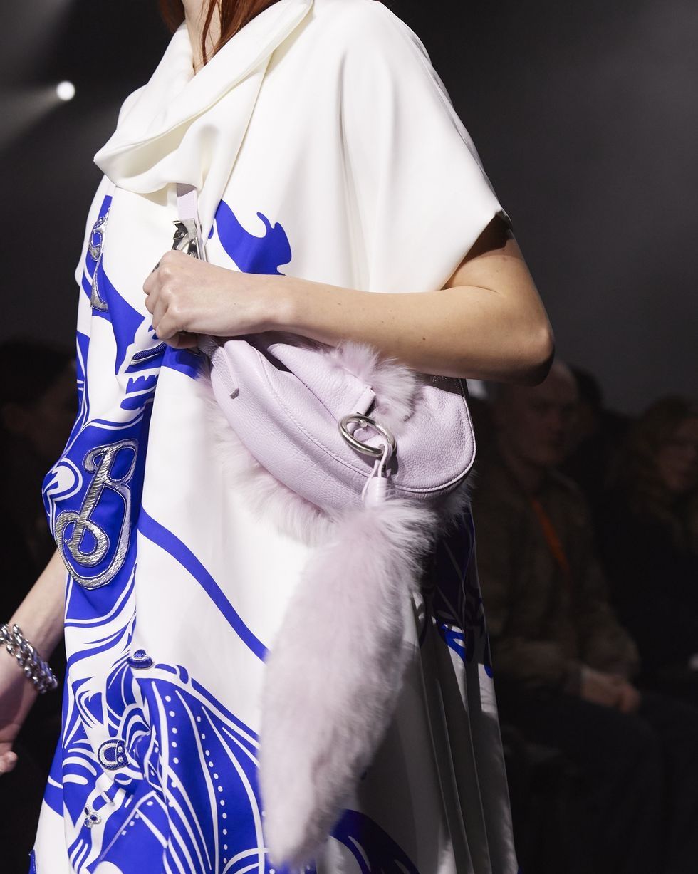 Burberry 2023 秋冬大秀包款。