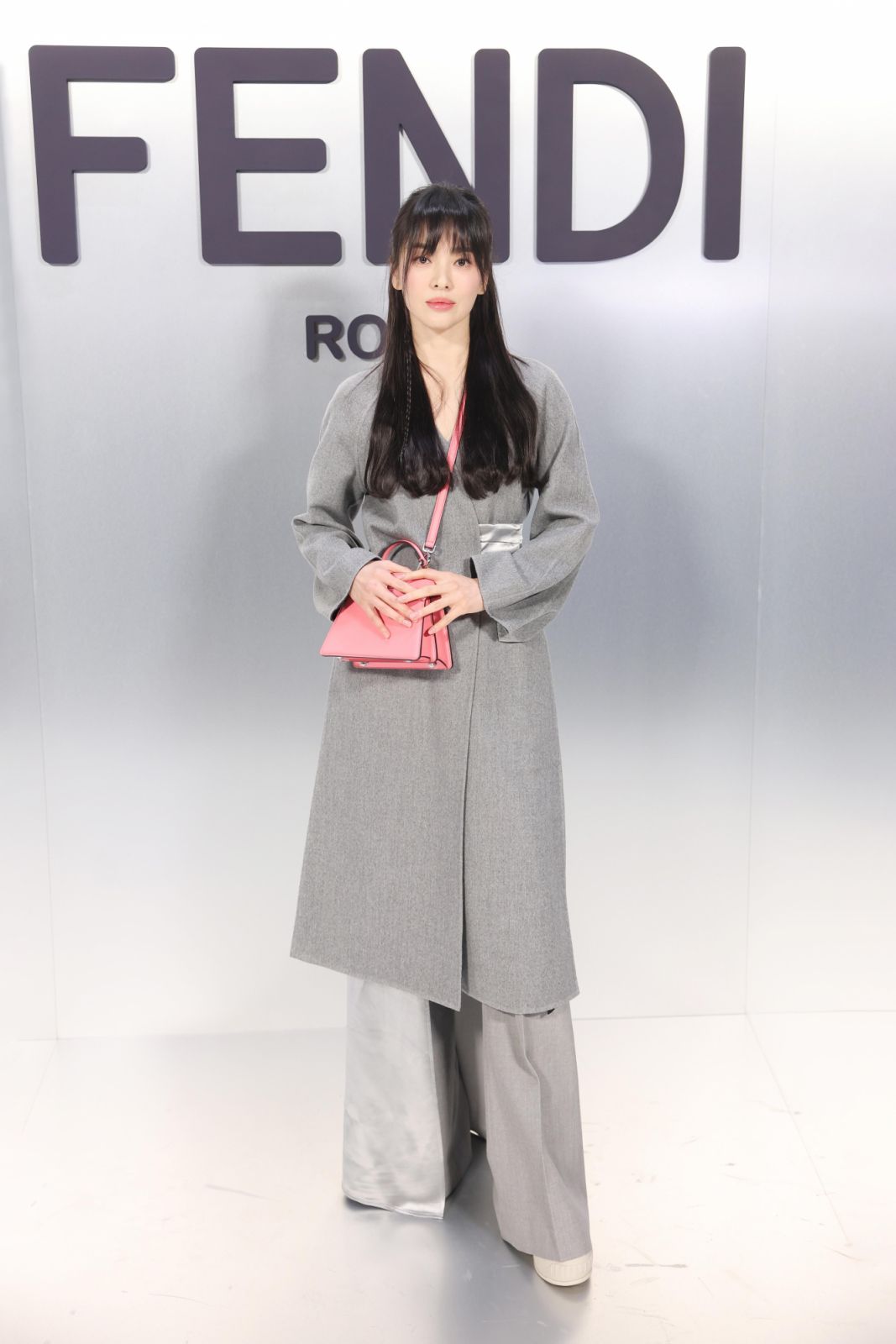 Fendi 品牌大使宋慧喬出席 Fendi 2023 秋冬大秀。