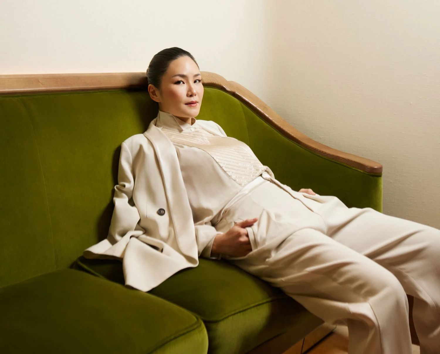 Vicky Lau wears a Brunello Cucinelli suit (Photo: Affa Chan)