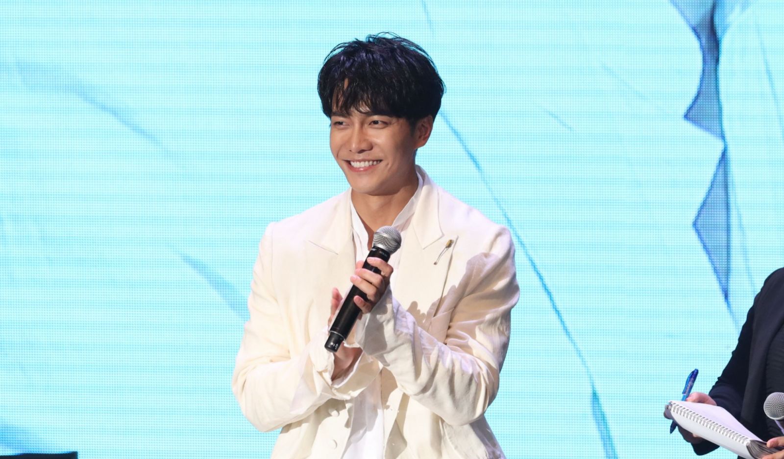 Lee Seung-gi promoting the 2019 K-drama 'Vagabond' in Taipei