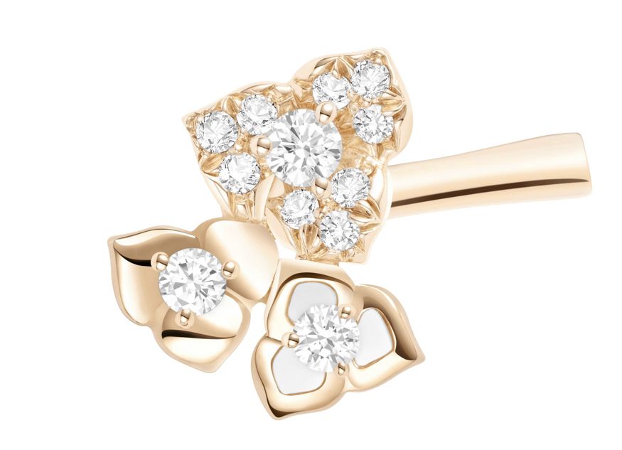 Piaget Rose耳夾,18K玫瑰金,鑲飾12顆明亮形切割圓鑽。NT$ 85,000