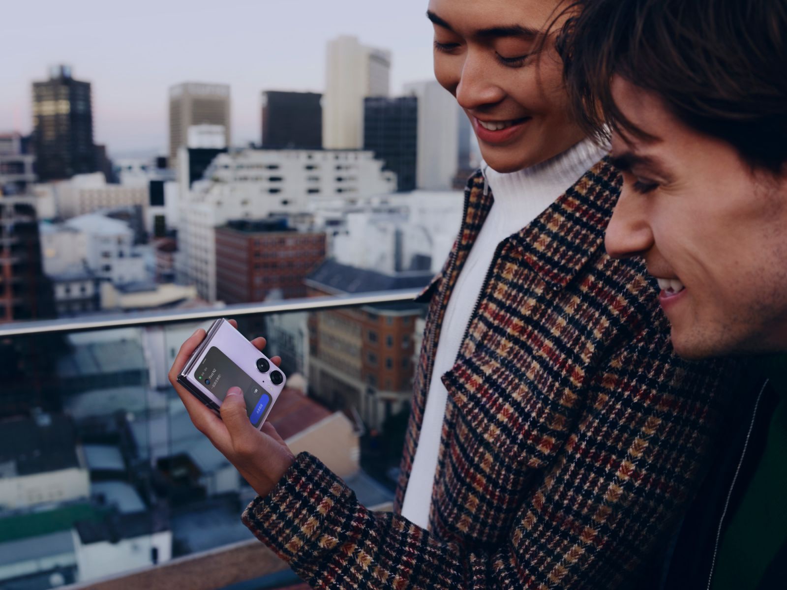At 3.26 inches, the cover screen of the Find N2 Flip is currently the largest of any foldable smartphone available today. (Photo: Oppo)