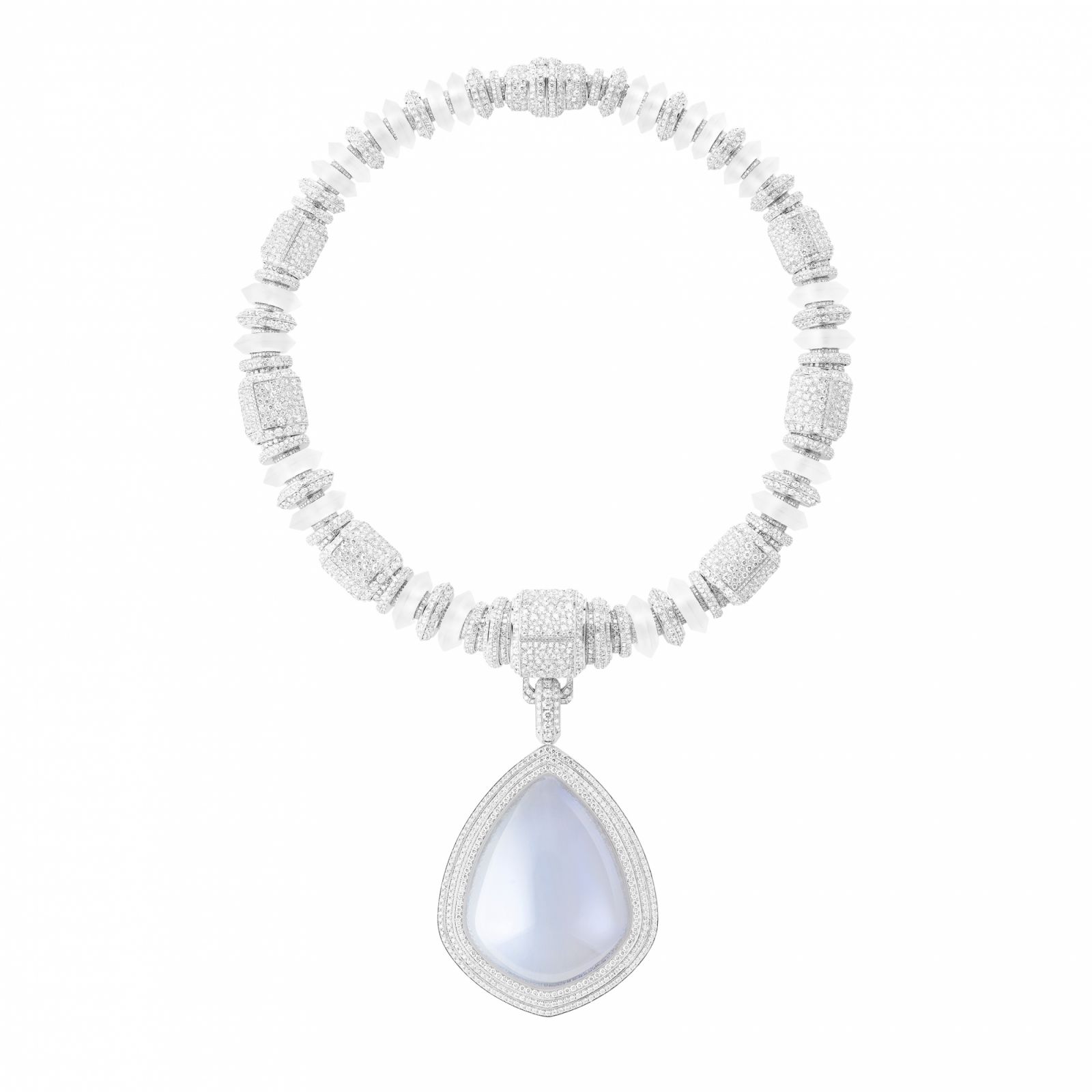 BOUCHERON 於2020年推出以氣凝膠所製成的Goutte de Ciel項鍊