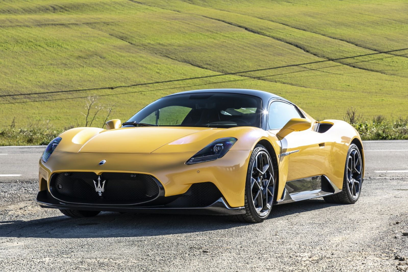 maserati mc20 supercar sports car review 2023