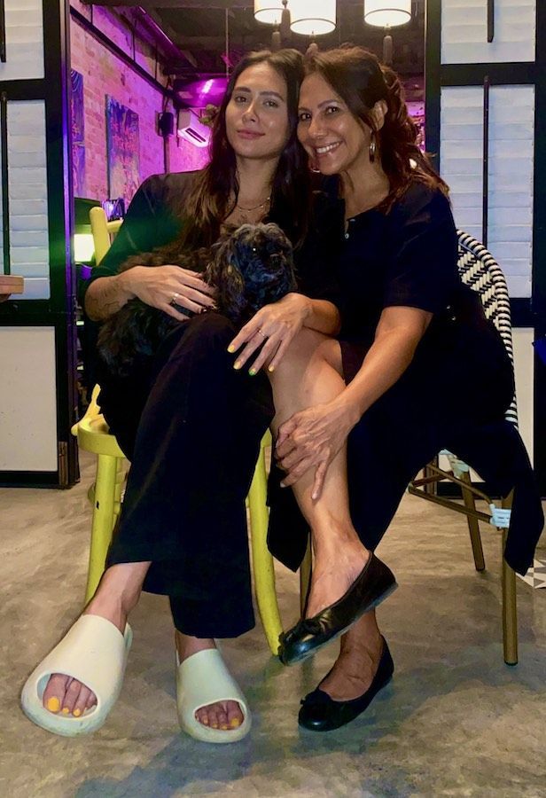 Makissa Smeeton and her mom, Cynthia Rodrigo, with their dog, Elly Tempeh (Photo: Makissa Smeeton)