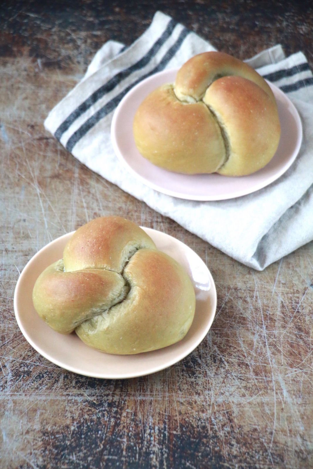 春季麵包「香片梅子乳酪麵包」（$65），結合了香片、梅子與Cream Cheese。