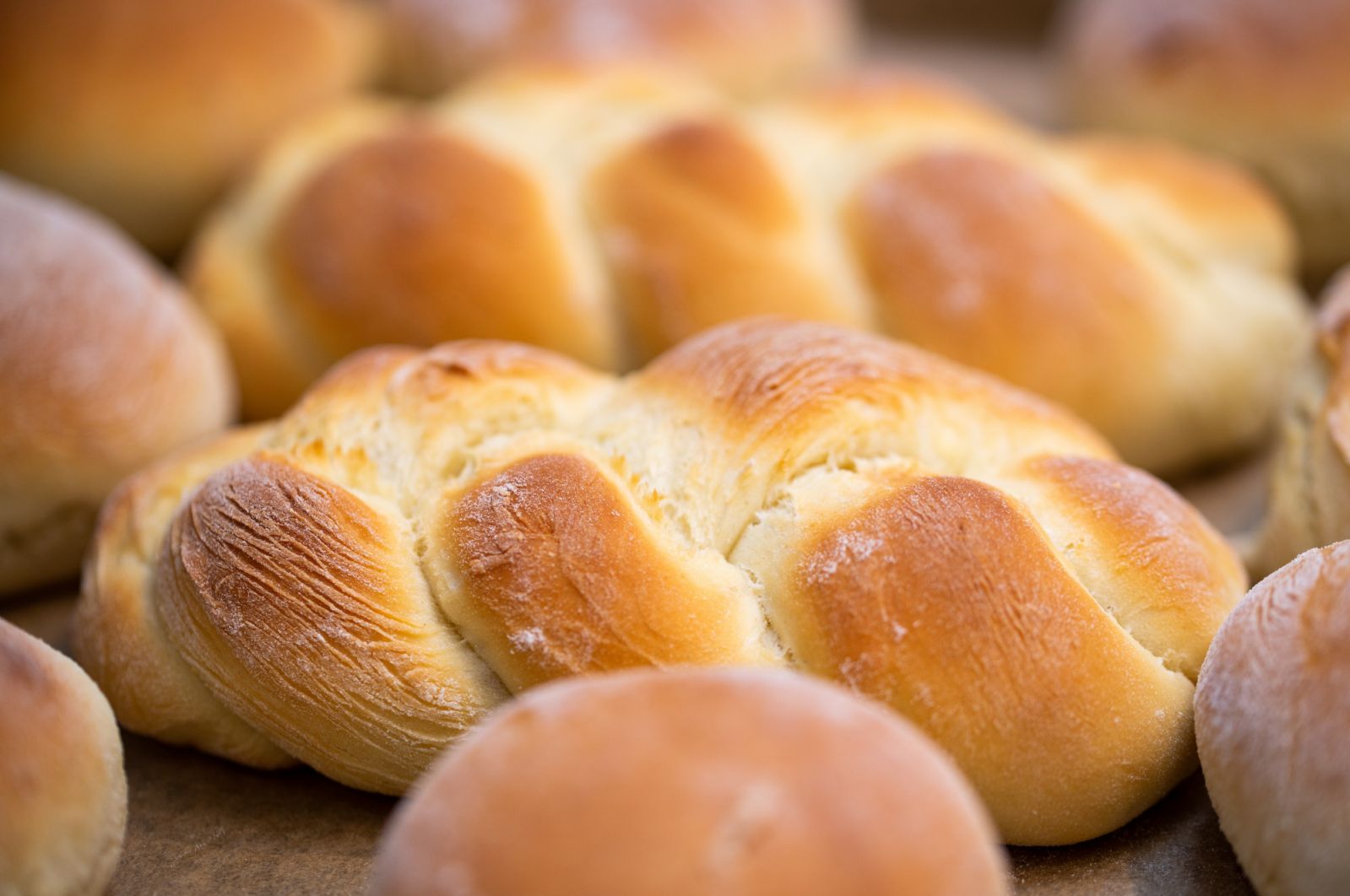 Challah bread is a Shabbat staple (Photo: Evgeni Tcherkasski/Unsplash)
