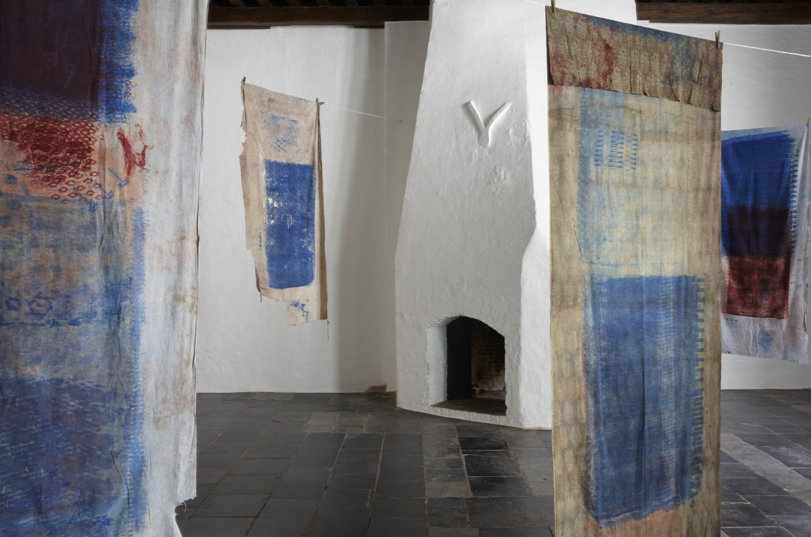 Kimsooja's Thread Routes – Chapter III, (2012-2015) (Photo: courtesy of Axel Vervoordt Gallery)